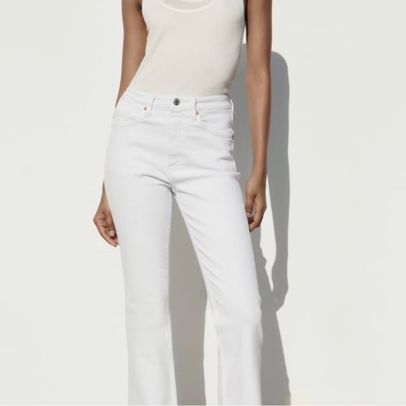 Zara Cropped Raw Edge White Jeans - Picture 2 of 5